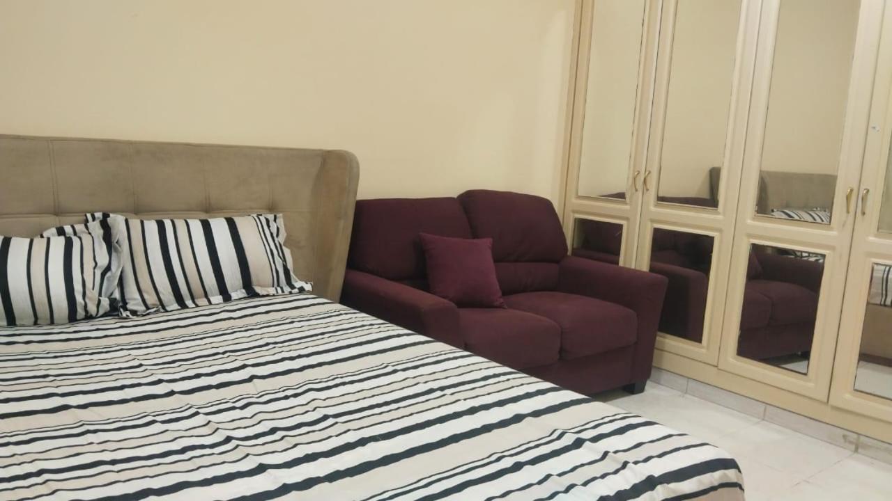 Holiday Home 2 Bedrooms Apartment For Family Only Sharjah Exterior photo